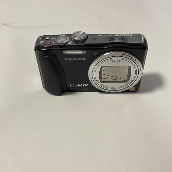 COPY - Panasonic LUMIX DMC-ZS19 Point and Shoot Camera - Picture 2 of 6